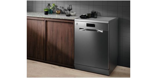 LV 60cm ELECTROLUX ESM48400SX Satellite