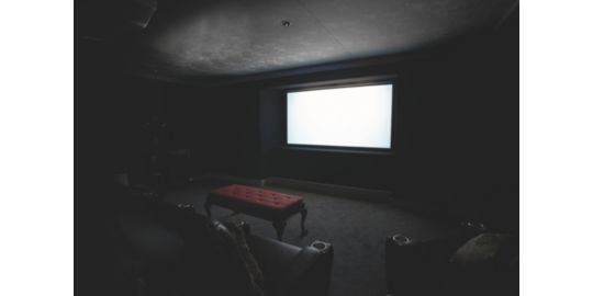 Ecran de projection LUMENE PALACE UHD 4K 170C VELVET SCREEN
