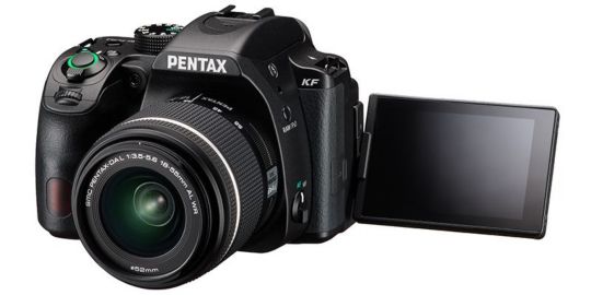 Appareil photo Reflex PENTAX KF Noir + 18-55mm WR + Fourre tout