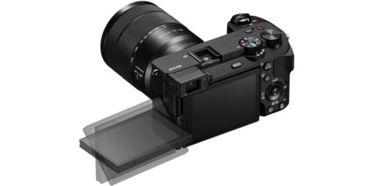 Appareil photo Hybride SONY A6700 Noir + E 18-135 mm f3.5-5.6 OSS