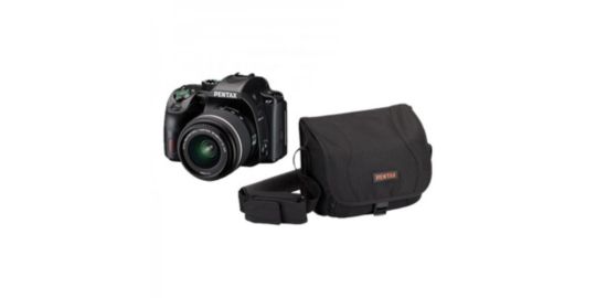 Appareil photo Reflex PENTAX KF Noir + 18-55mm WR + Fourre tout